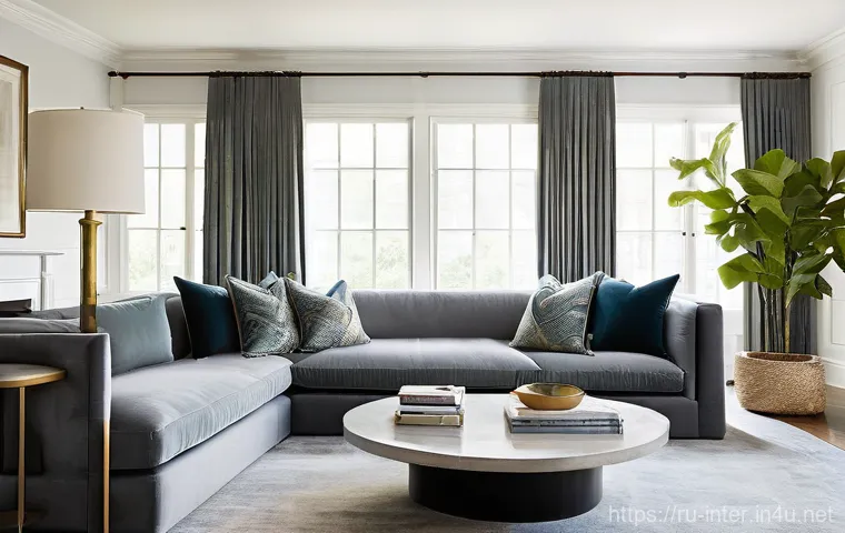 호텔식 인테리어 연출법 - **Luxurious Master Bedroom with "Cloud-like" Comfort:** A serene and impeccably designed master bedr...